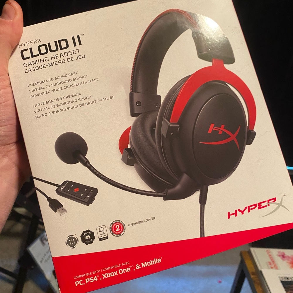 HyperX cloud 2's wired for PS4/PC. NWB